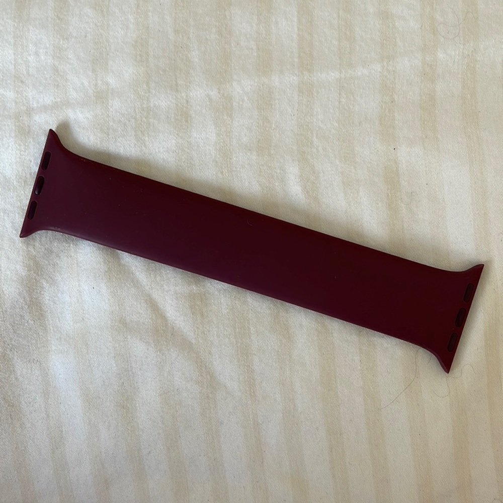Apple Watch 40mm Solo Loop Band in Plum - RARE